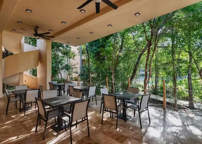 1st Flr Chic Jungle 1br Priv Pool Steam & Gym *