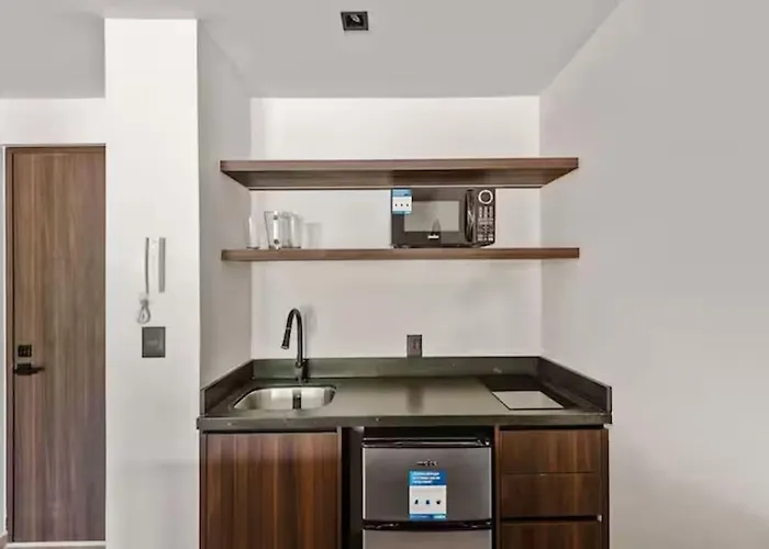 1st Flr Chic Jungle 1br Priv Pool Steam & Gym Сasa de vacaciones